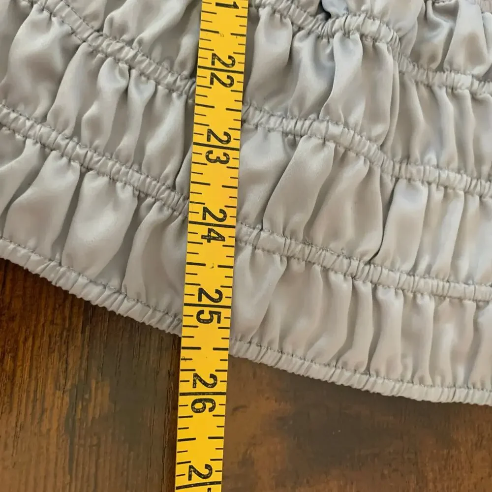 NikiBiki Light Gray Shirt Sleeve Smocked Waist Top Size Medium - Picture 7 of 7